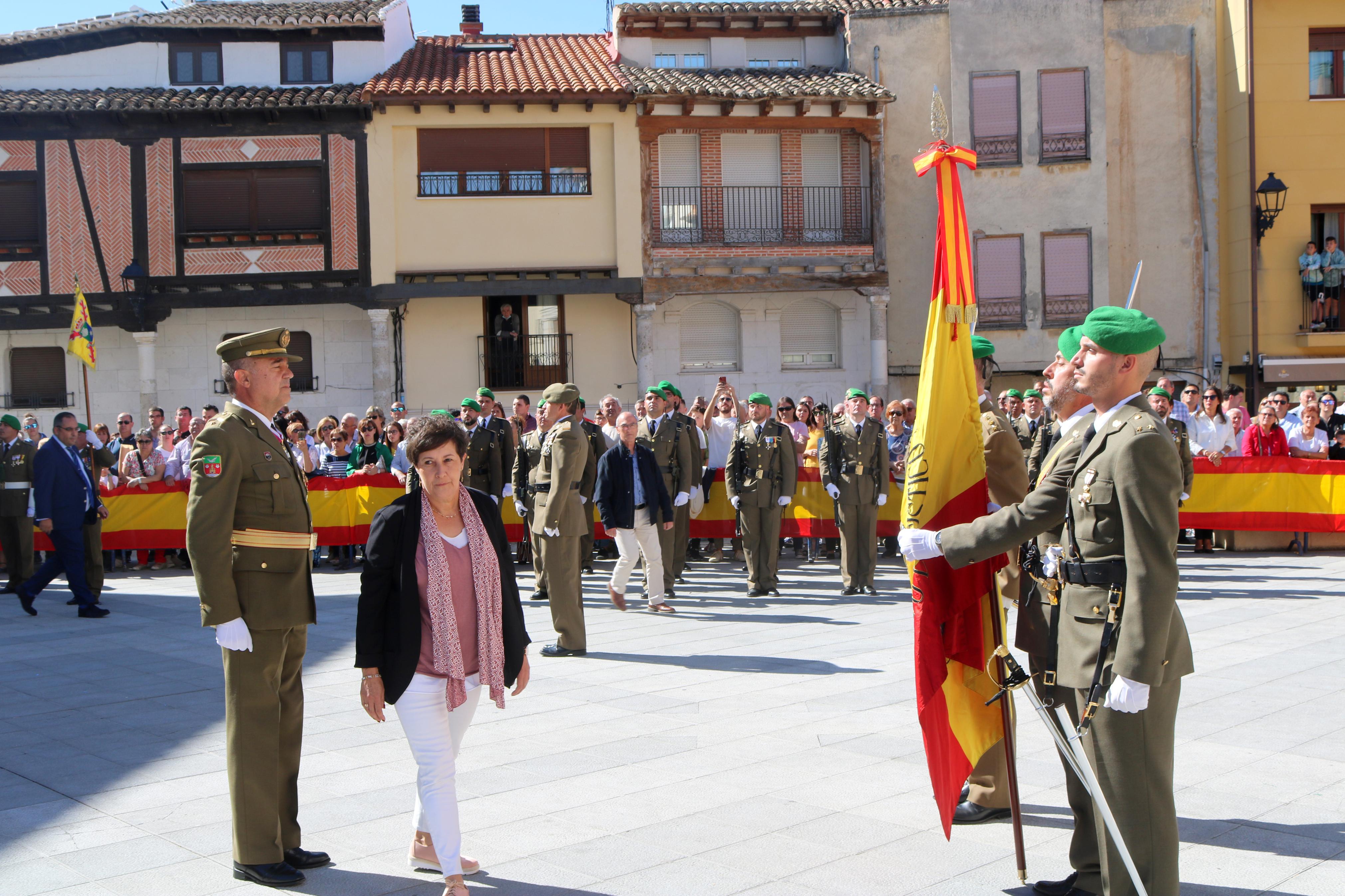 Alrededor de ochenta personas juran ante la Enseña Nacional