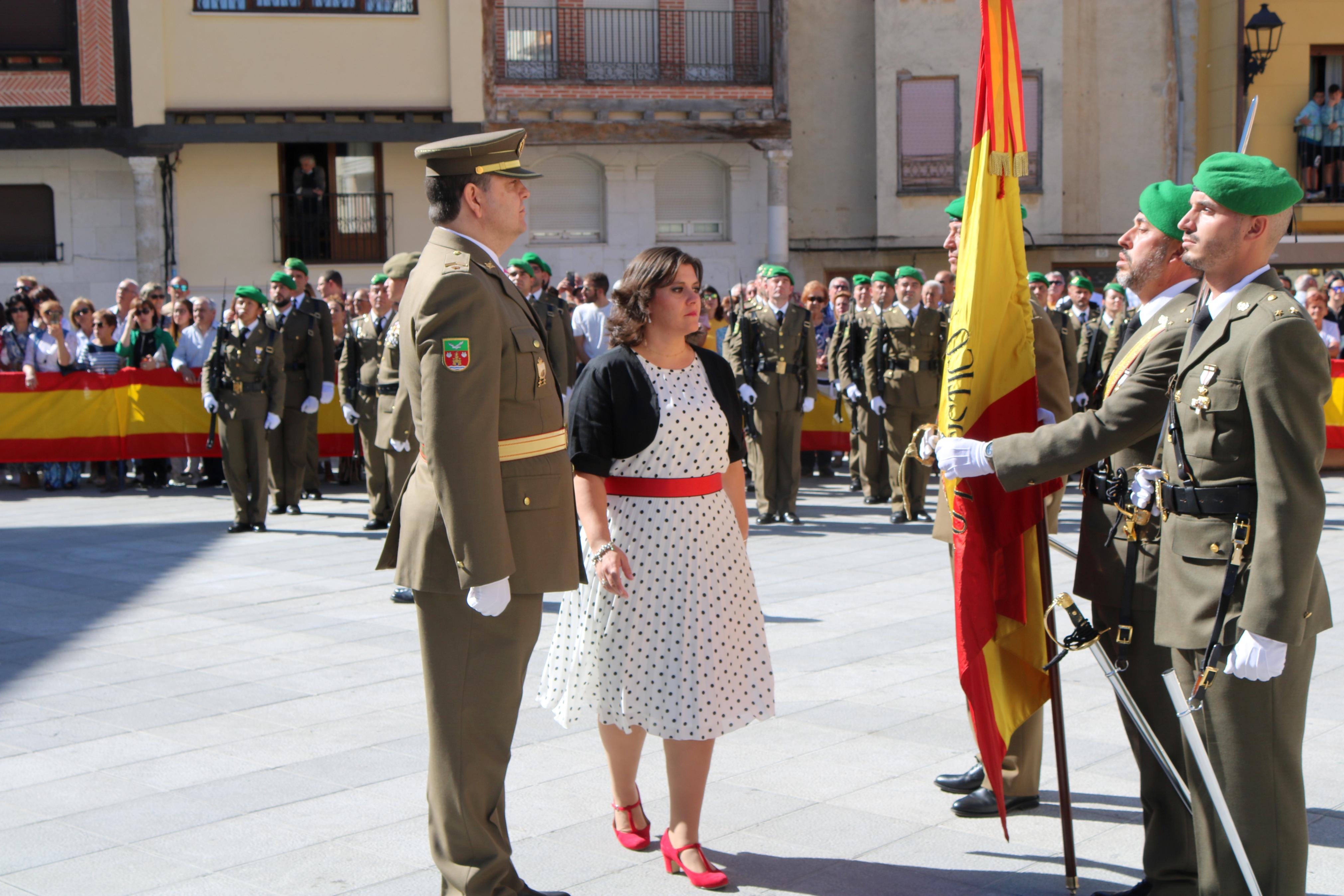 Alrededor de ochenta personas juran ante la Enseña Nacional