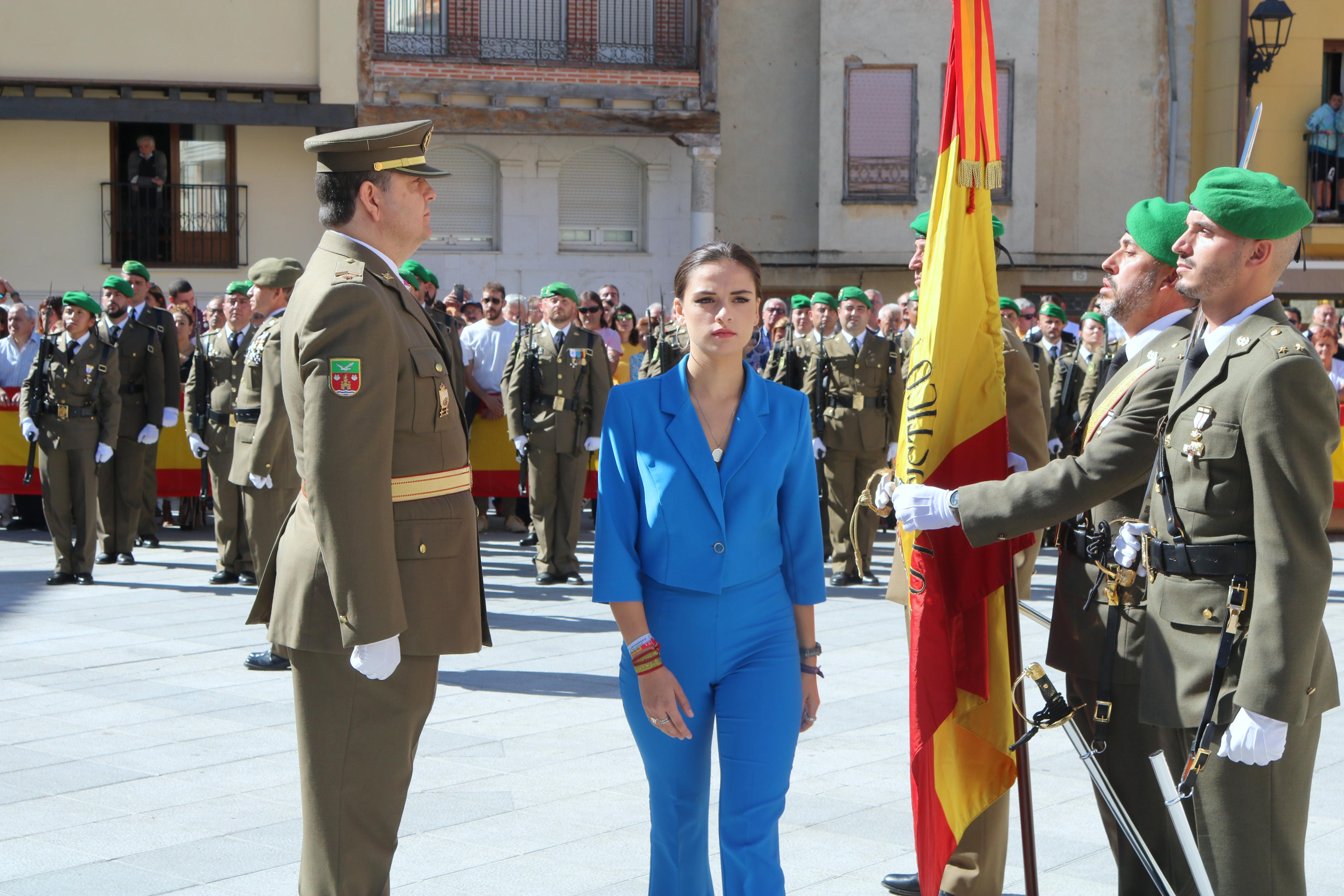 Alrededor de ochenta personas juran ante la Enseña Nacional