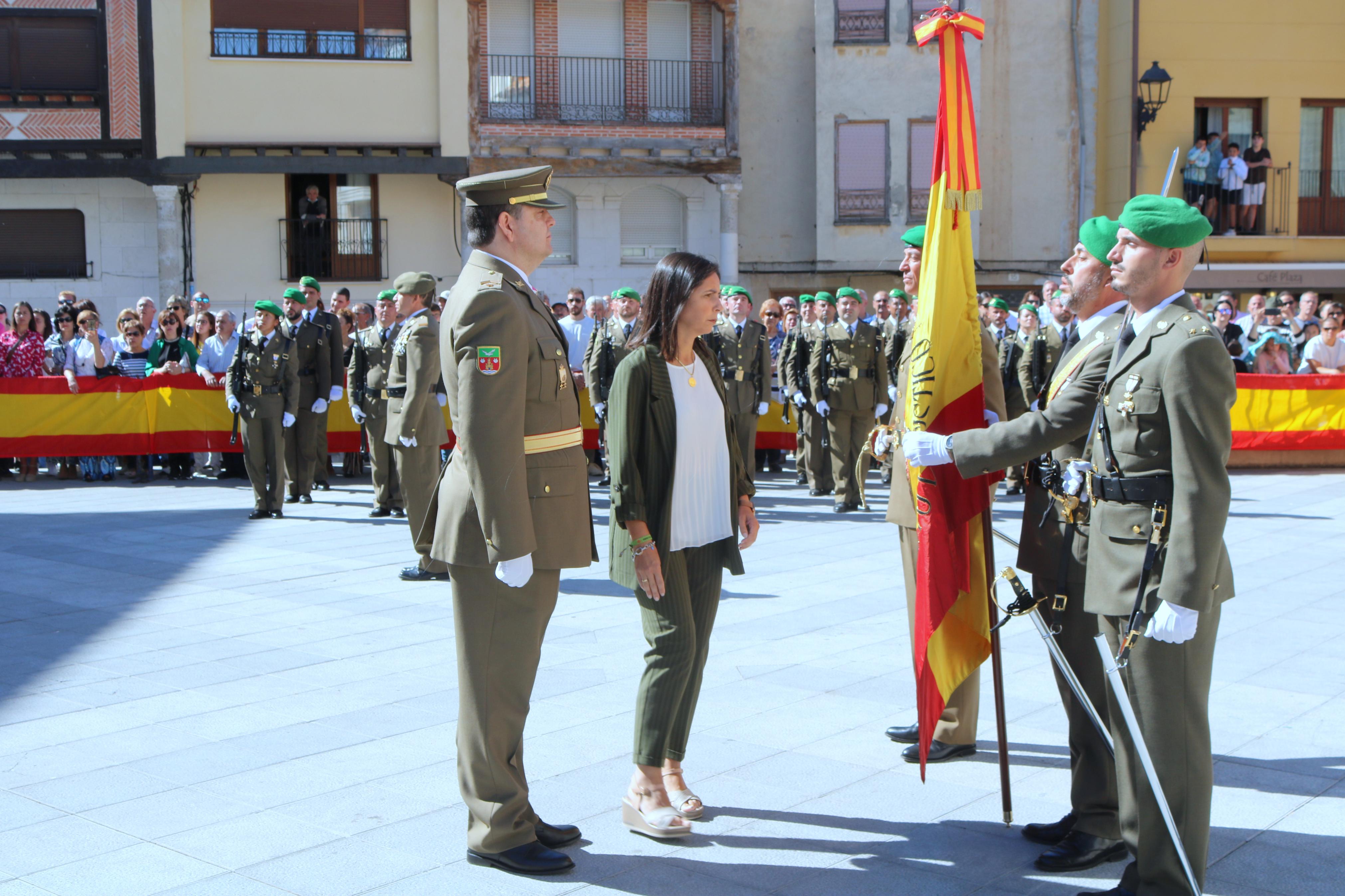 Alrededor de ochenta personas juran ante la Enseña Nacional