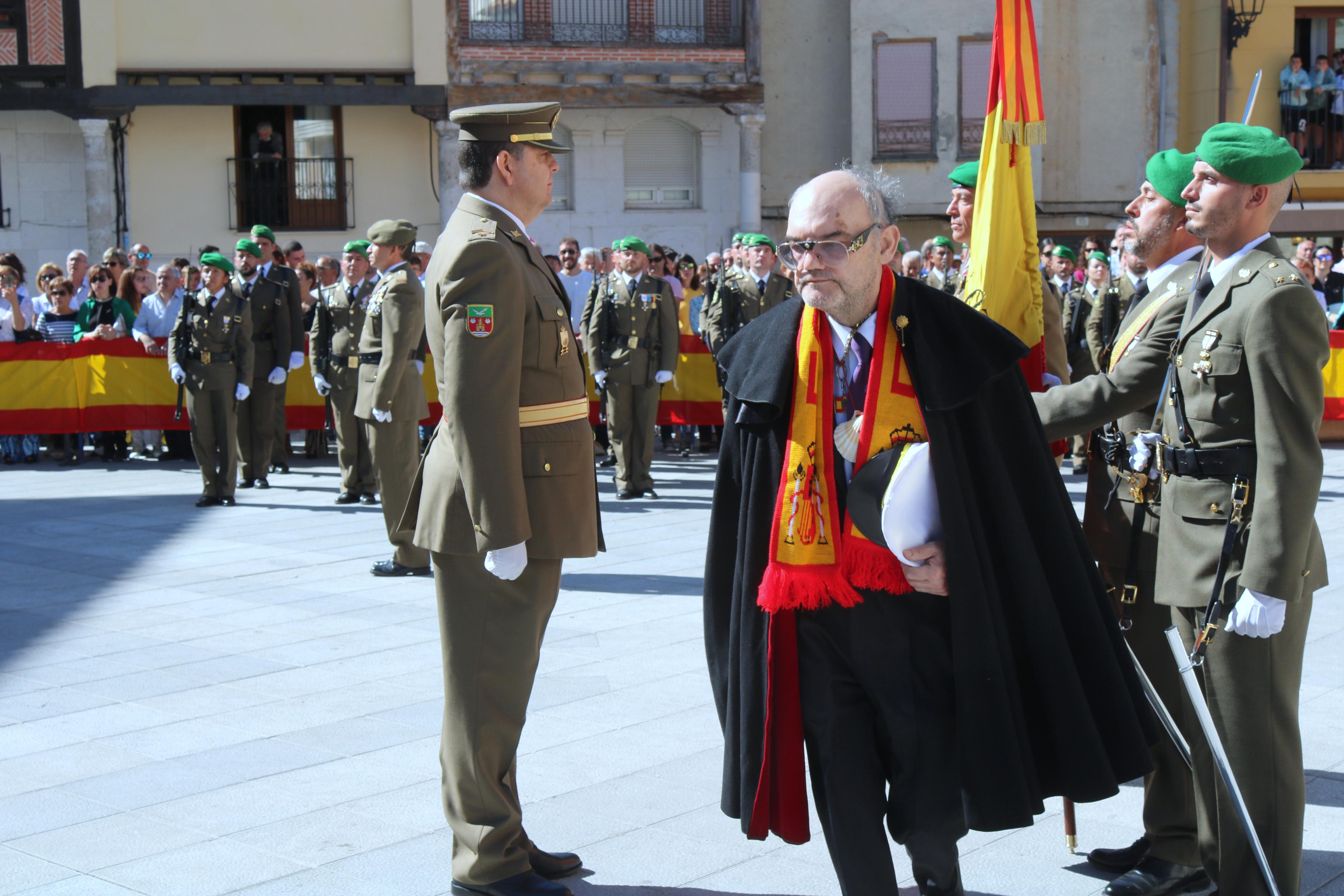 Alrededor de ochenta personas juran ante la Enseña Nacional