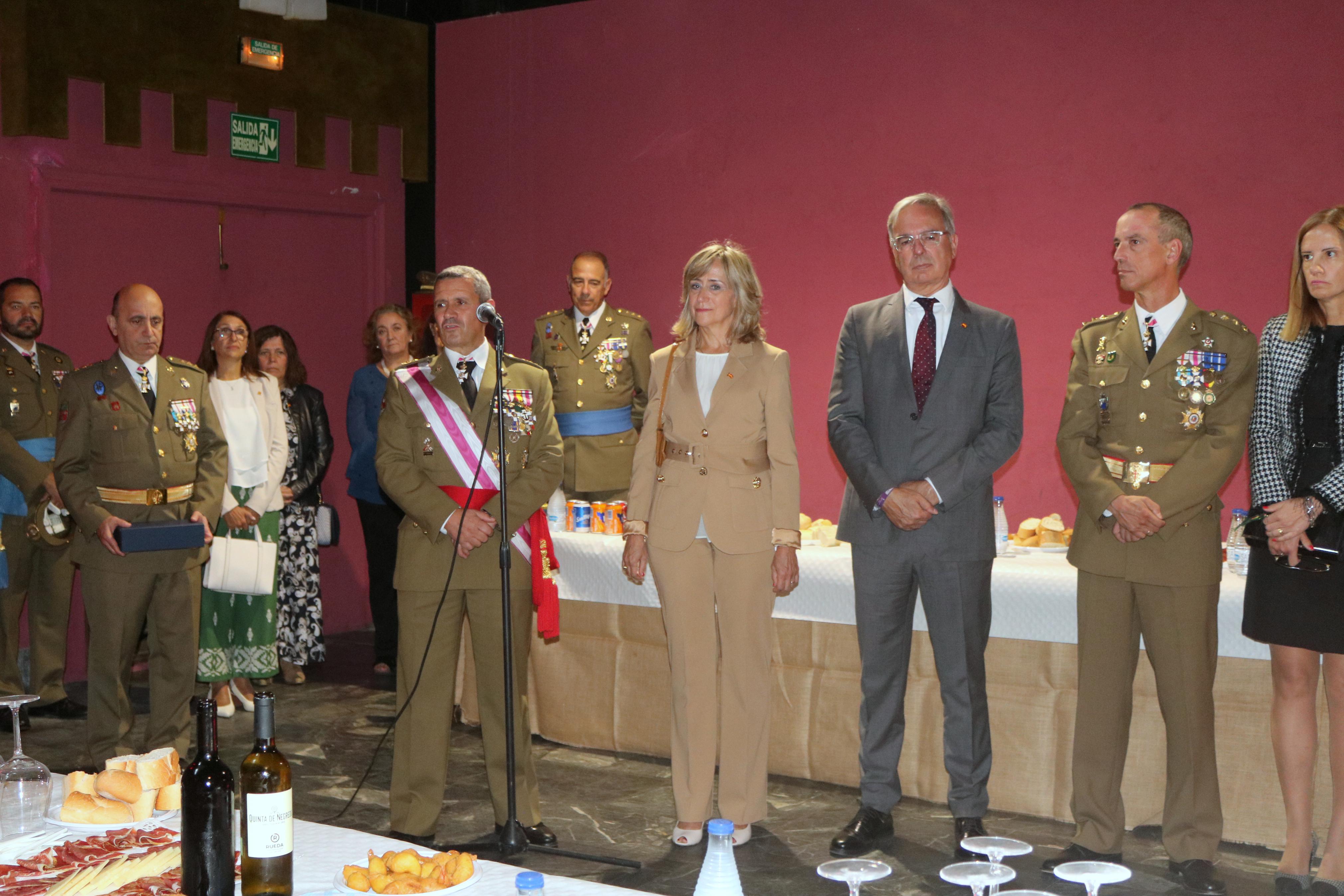 Alrededor de ochenta personas juran fidelidad ante la Enseña Nacional