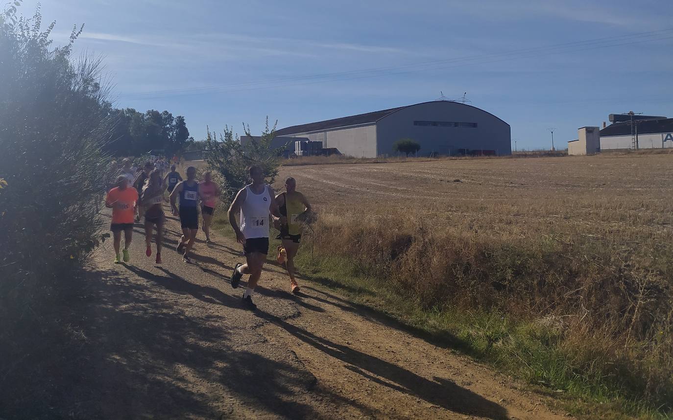 Fotos: Instantáneas de primera prueba del circuito Corriendo entre Viñas 2022 que se celebró en Mayorga