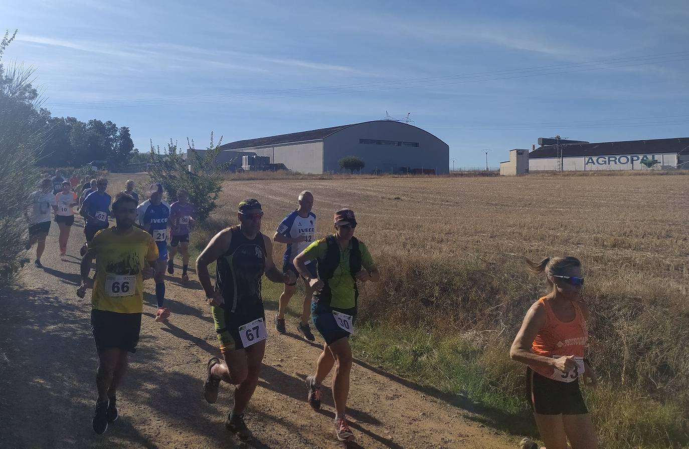 Fotos: Instantáneas de primera prueba del circuito Corriendo entre Viñas 2022 que se celebró en Mayorga