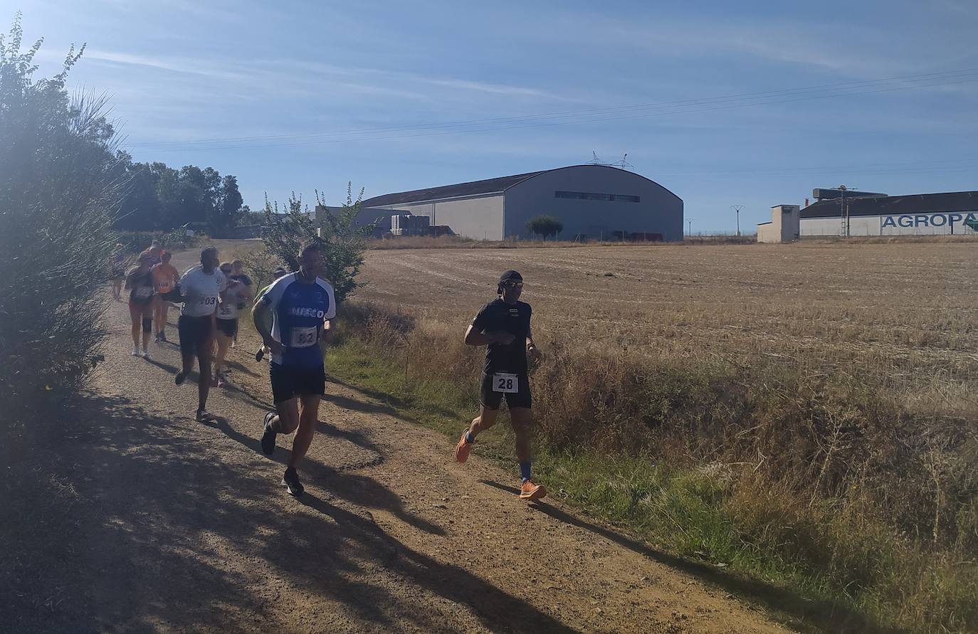 Fotos: Instantáneas de primera prueba del circuito Corriendo entre Viñas 2022 que se celebró en Mayorga