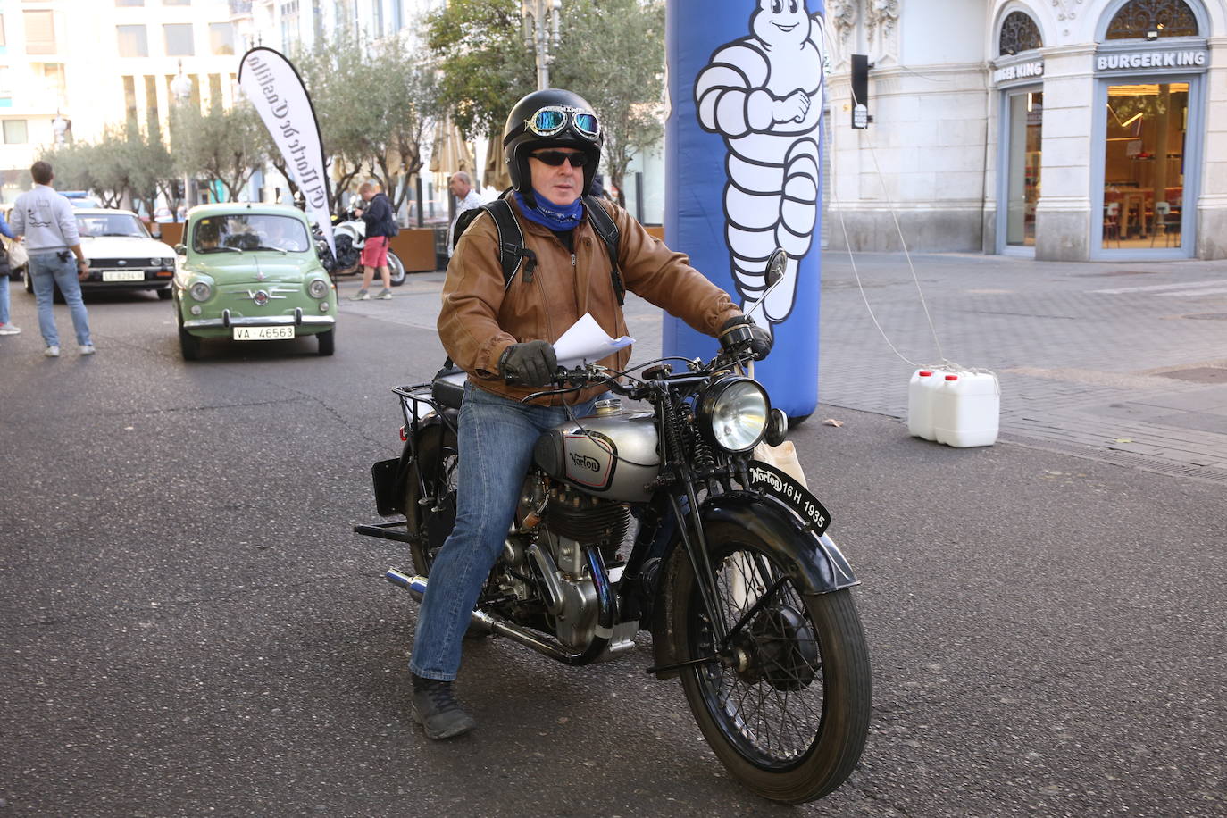 Fotos: Galería de fotos | Llegada de los participantes al Valladolid Motor Vintage 2/3