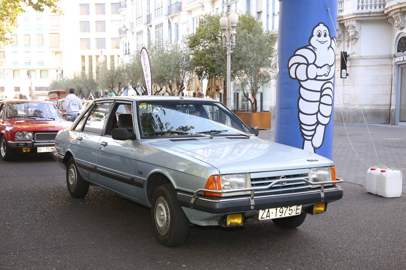 Fotos: Galería de fotos | Llegada de los participantes al Valladolid Motor Vintage 2/3