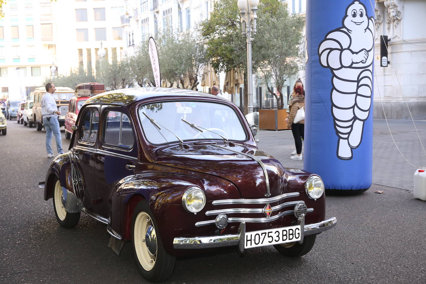 Fotos: Galería de fotos | Llegada de los participantes al Valladolid Motor Vintage 2/3