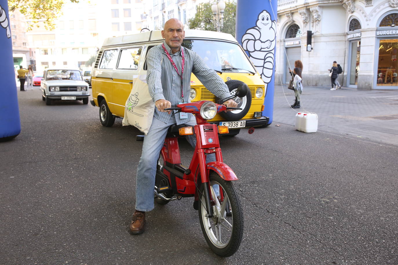 Fotos: Galería de fotos | Llegada de los participantes al Valladolid Motor Vintage 2/3