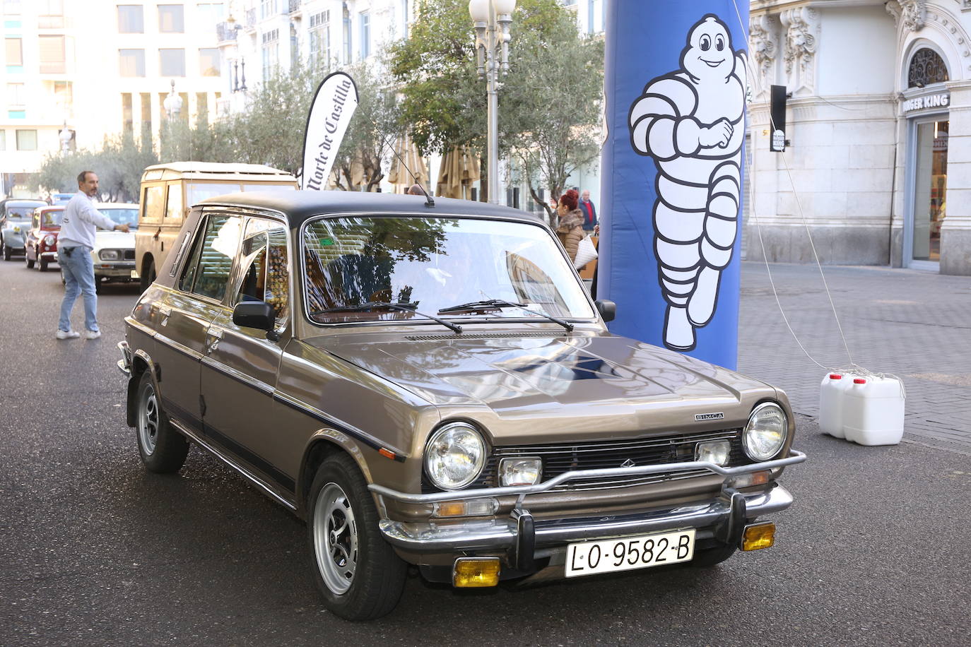 Fotos: Galería de fotos | Llegada de los participantes al Valladolid Motor Vintage 2/3