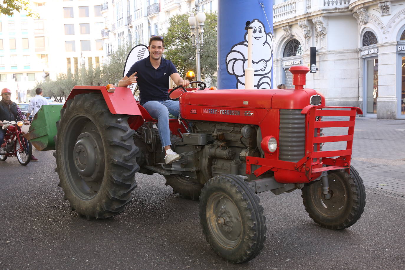 Fotos: Galería de fotos | Llegada de los participantes al Valladolid Motor Vintage 2/3