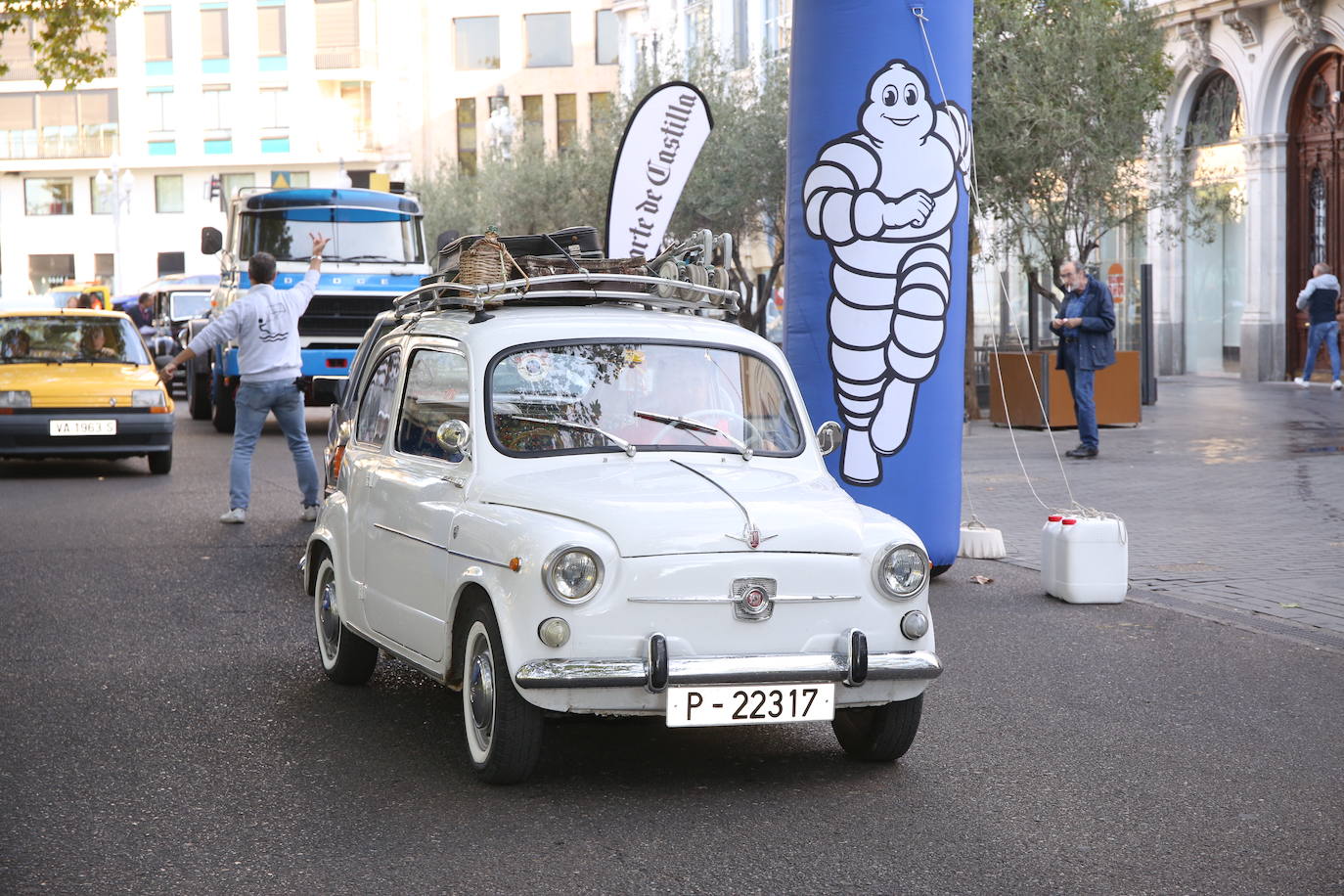 Fotos: Galería de fotos | Llegada de los participantes al Valladolid Motor Vintage 3/3