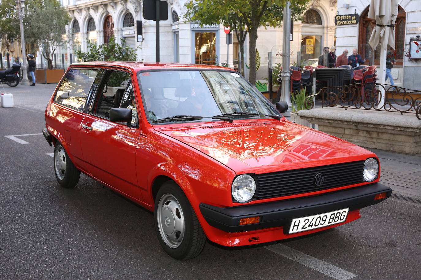 Fotos: Galería de fotos | Llegada de los participantes al Valladolid Motor Vintage 3/3