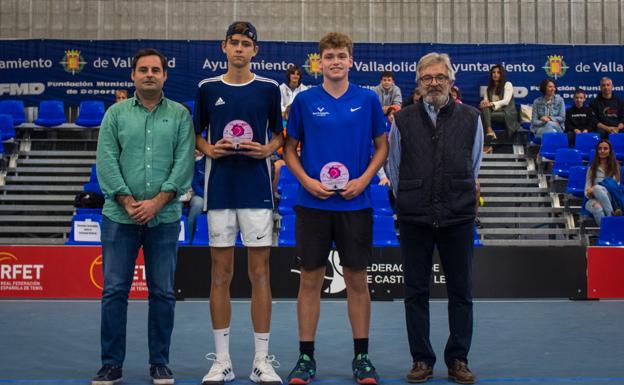 Los finalistas Gonzalo Antolín y Santiago de la Fuente. 