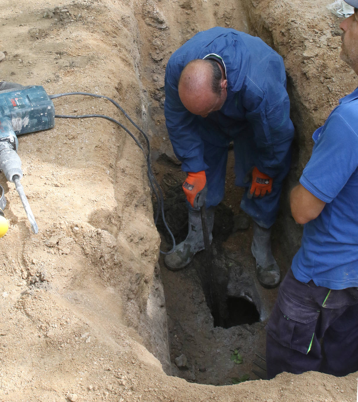 Avería del colector en la Alameda del Parral junto al Eresma 