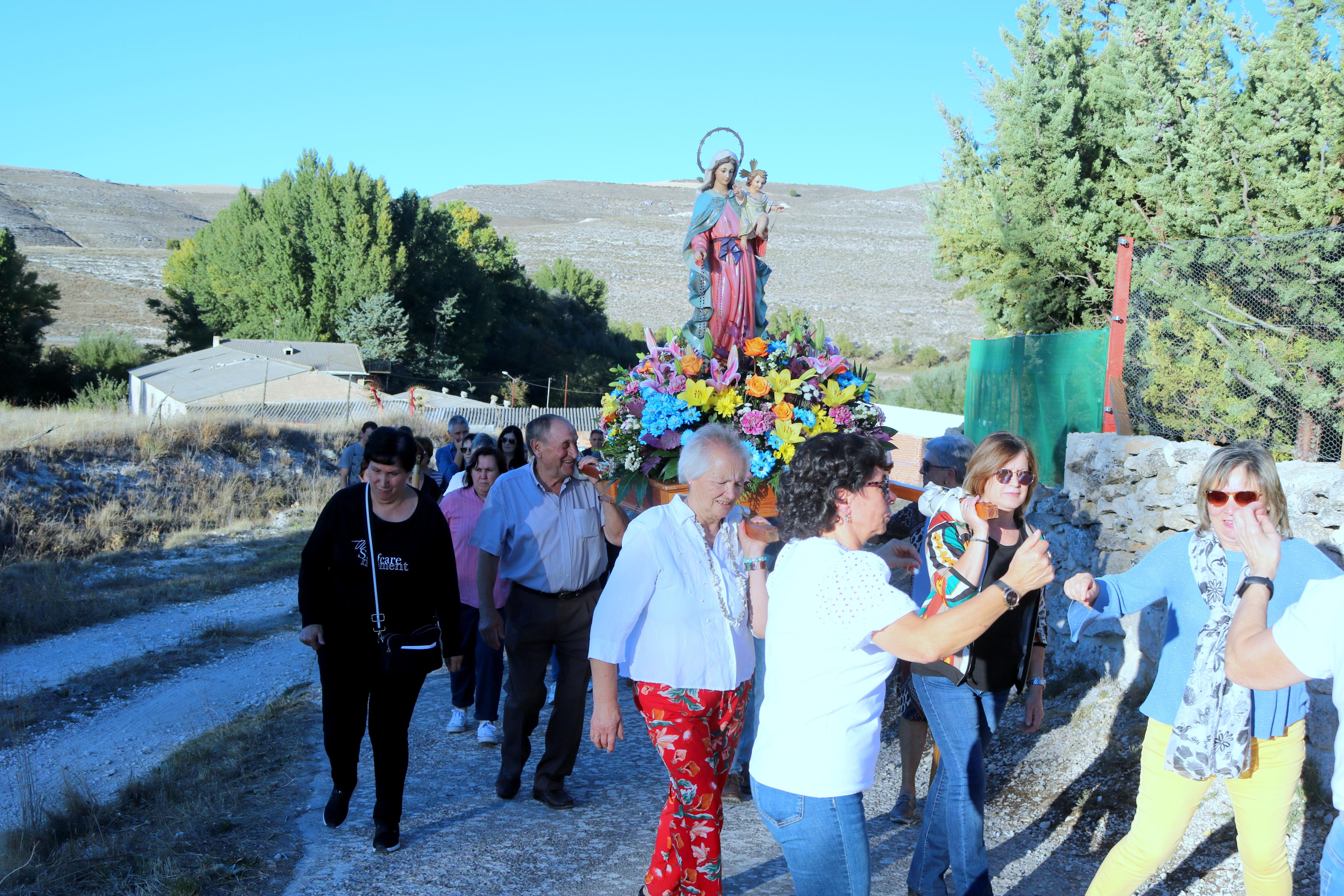 Las Fiestas Patronales tienen su centro en las danzas en honor a la Virgen del Río Franco y la Virgen del Rosario