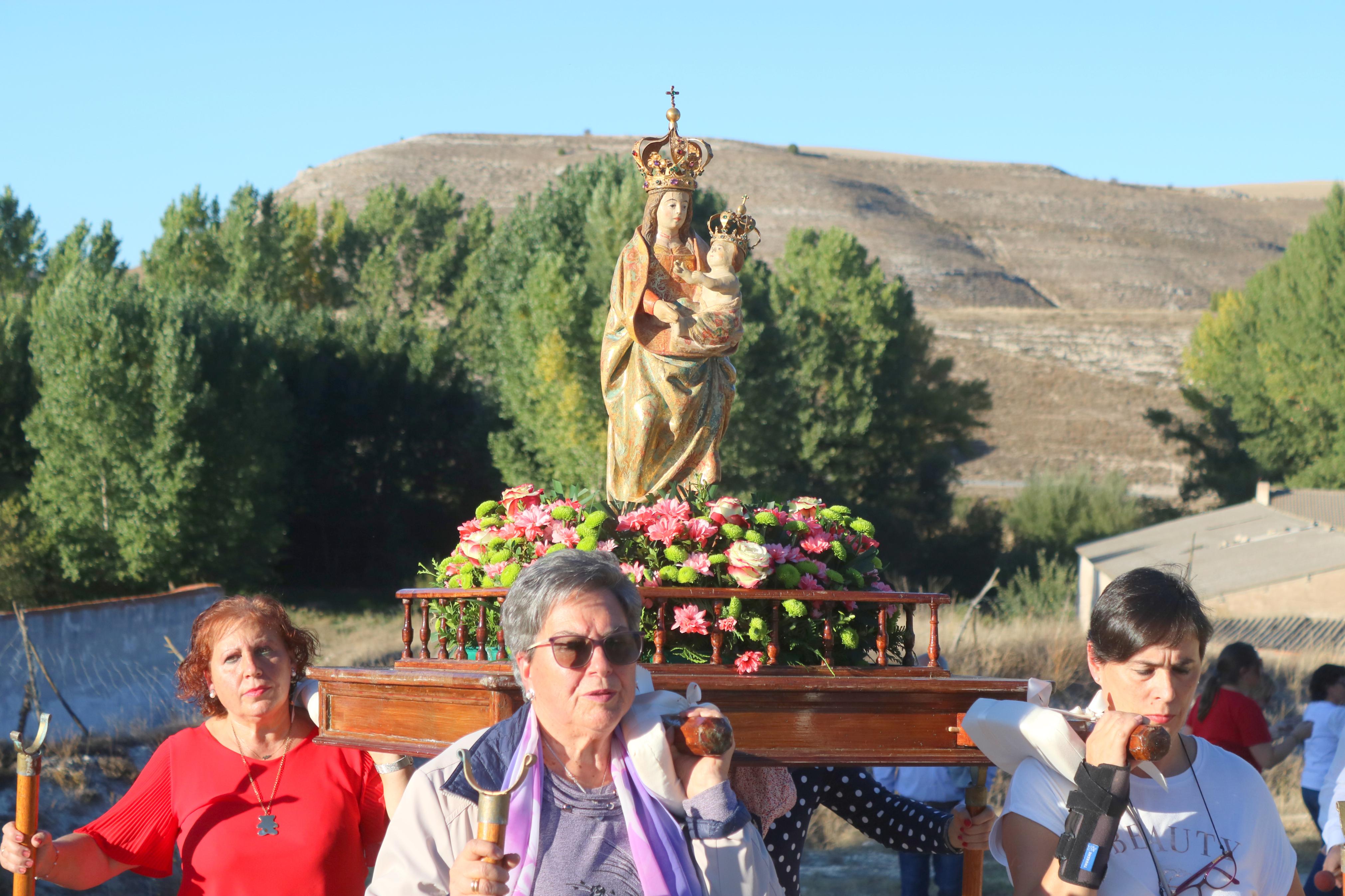 Las Fiestas Patronales tienen su centro en las danzas en honor a la Virgen del Río Franco y la Virgen del Rosario