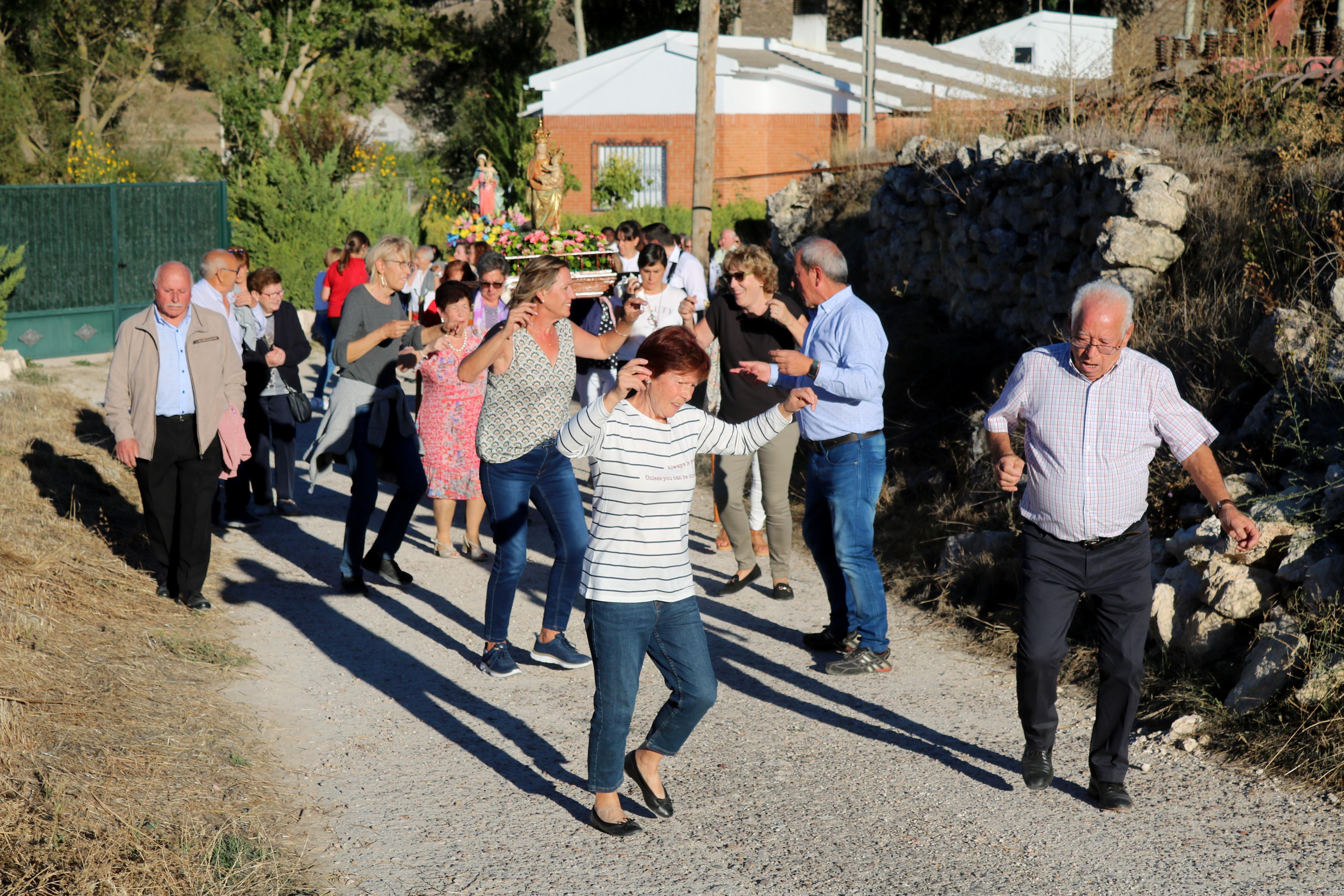 Las Fiestas Patronales tienen su centro en las danzas en honor a la Virgen del Río Franco y la Virgen del Rosario