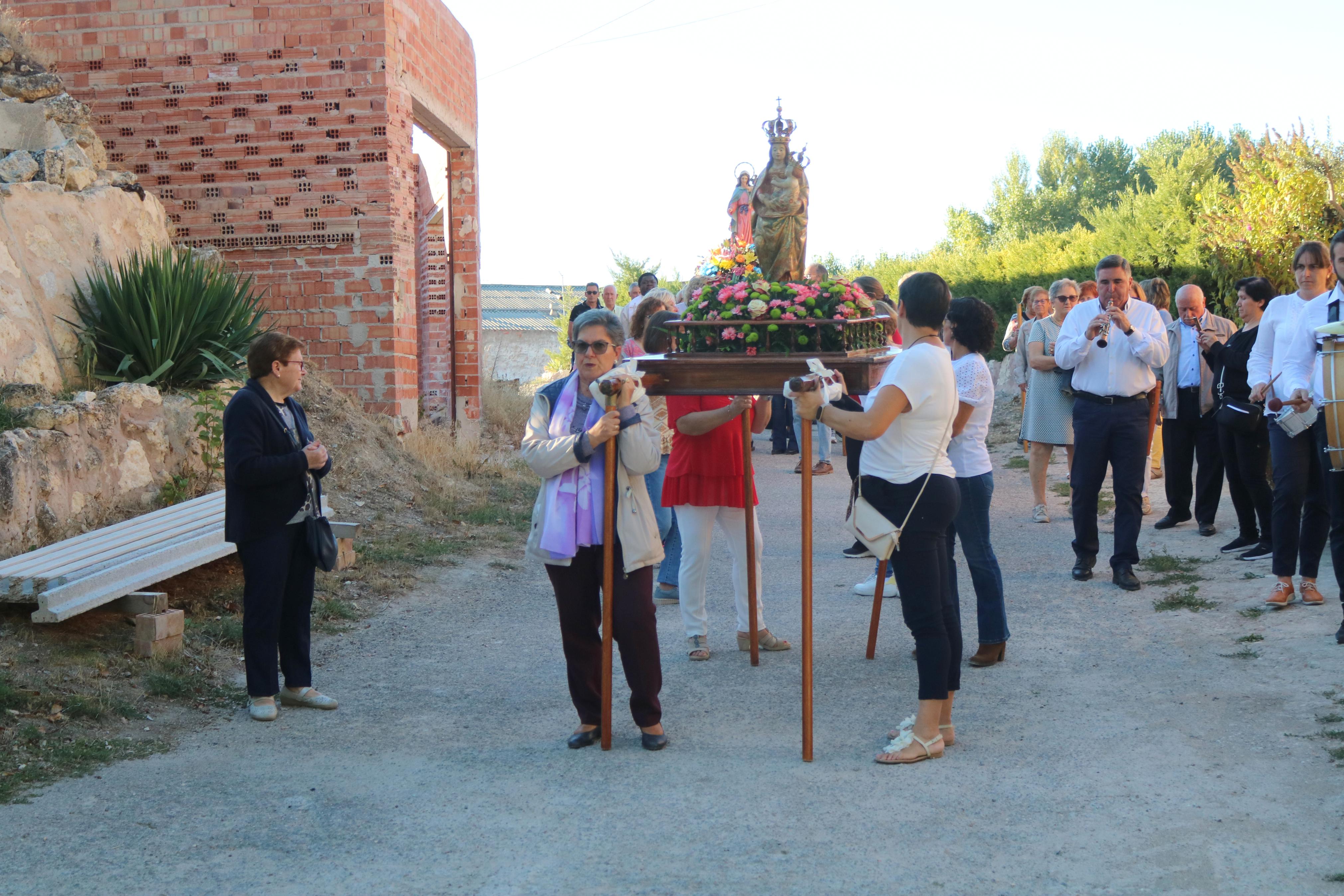 Las Fiestas Patronales tienen su centro en las danzas en honor a la Virgen del Río Franco y la Virgen del Rosario