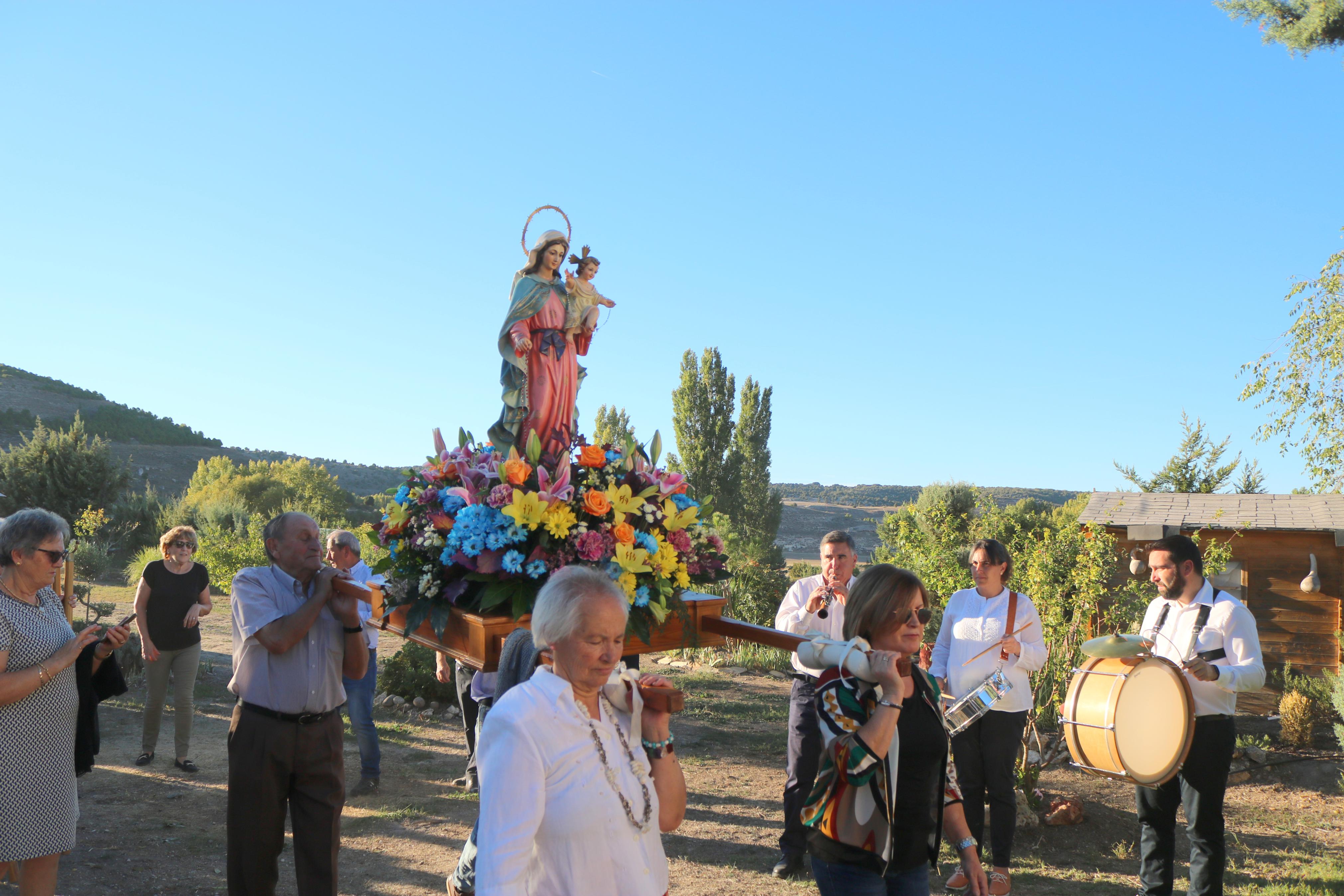 Las Fiestas Patronales tienen su centro en las danzas en honor a la Virgen del Río Franco y la Virgen del Rosario