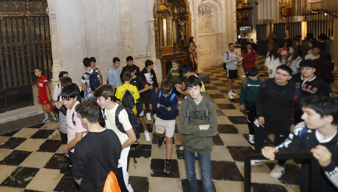 Fotos: Alumnos de Religión de la comunidad visitan &#039;Renacer&#039;