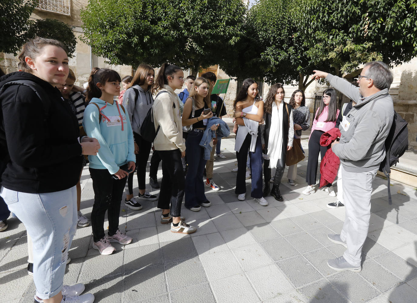 Fotos: Alumnos de Religión de la comunidad visitan &#039;Renacer&#039;