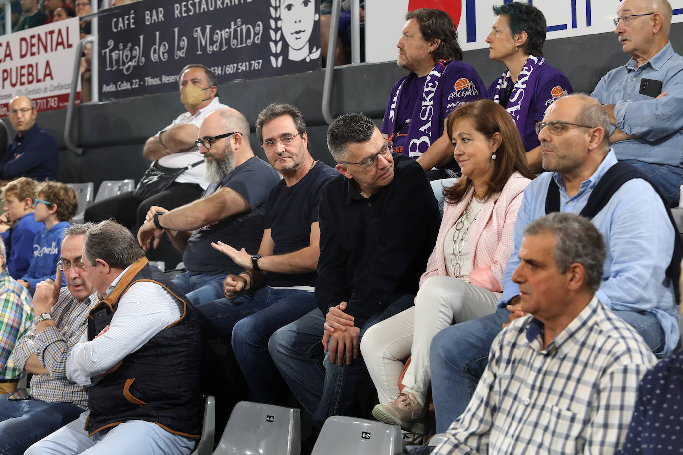 Fotos: La afición del baloncesto responde en el primer partido de Liga