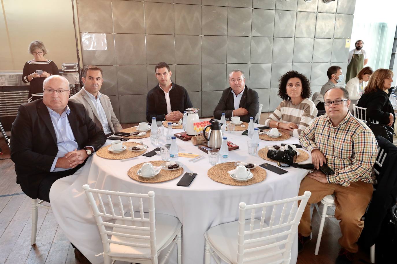 Lucio Fernández, de Godello Proud Orgullo; Fernando Esteban Velasco, diputado provincial de Asesoramiento; Borja Vara Ruiz, socio de Acor; Donaciano Dujo, presidente de Asaja de Castilla y León, Nuria Ruiz y Enrique Palomo.