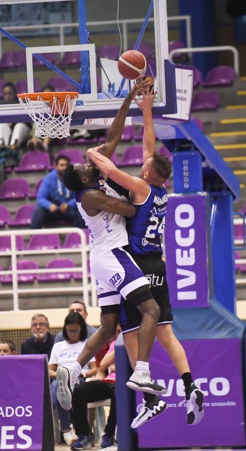 Fotos: Victoria del Real Valladolid Baloncesto ante el San Pablo Burgos (75-61)