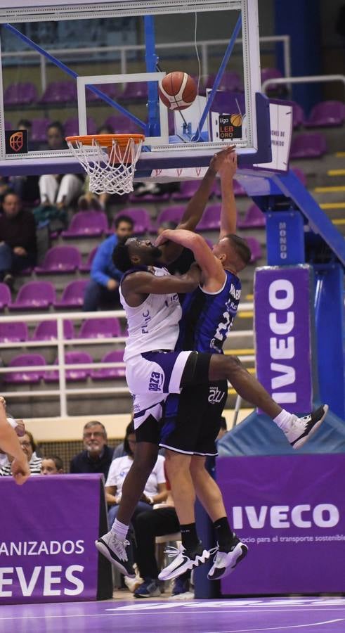 Fotos: Victoria del Real Valladolid Baloncesto ante el San Pablo Burgos (75-61)