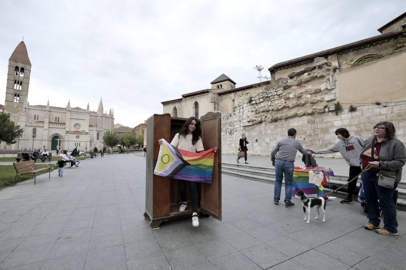 Fotos: La Fundación Triángulo conmemora en Valladolid el Día Internacional para Salir del Armario