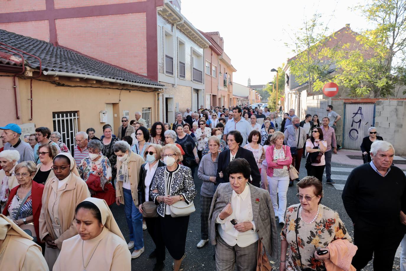 Fotos: El barrio de La Pilarica de Valladolid procesiona a su Virgen en el día del Pilar