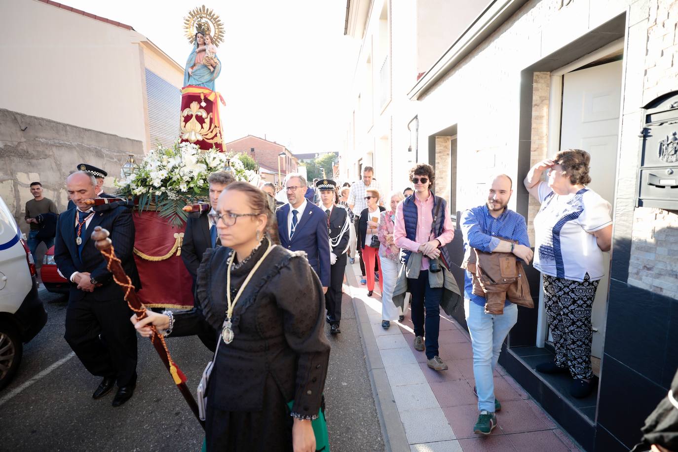 Fotos: El barrio de La Pilarica de Valladolid procesiona a su Virgen en el día del Pilar