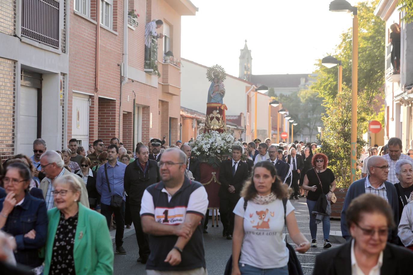 Fotos: El barrio de La Pilarica de Valladolid procesiona a su Virgen en el día del Pilar