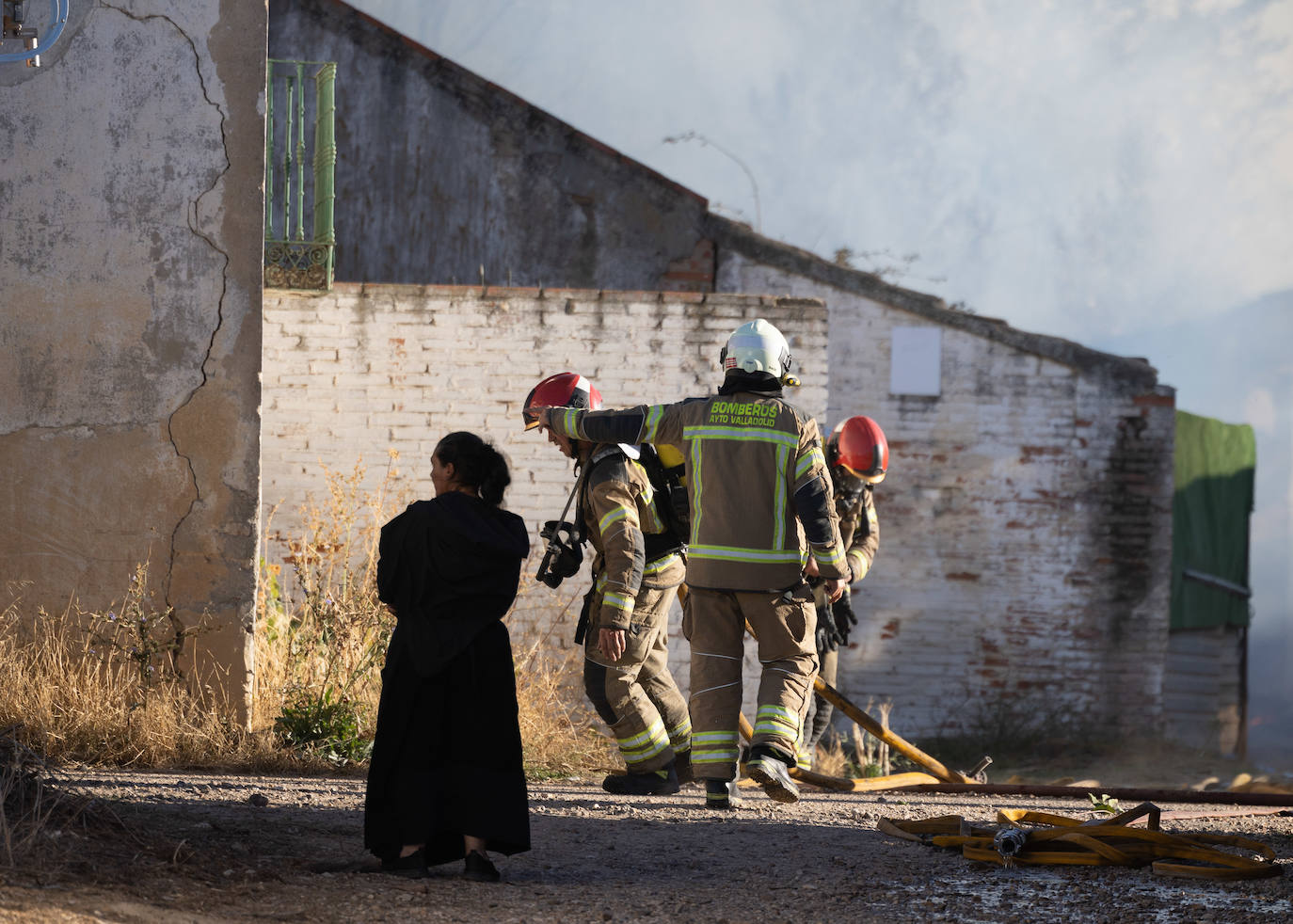 Fotos: Se incendian cuatro naves okupadas en el Camino Palomares de Valladolid