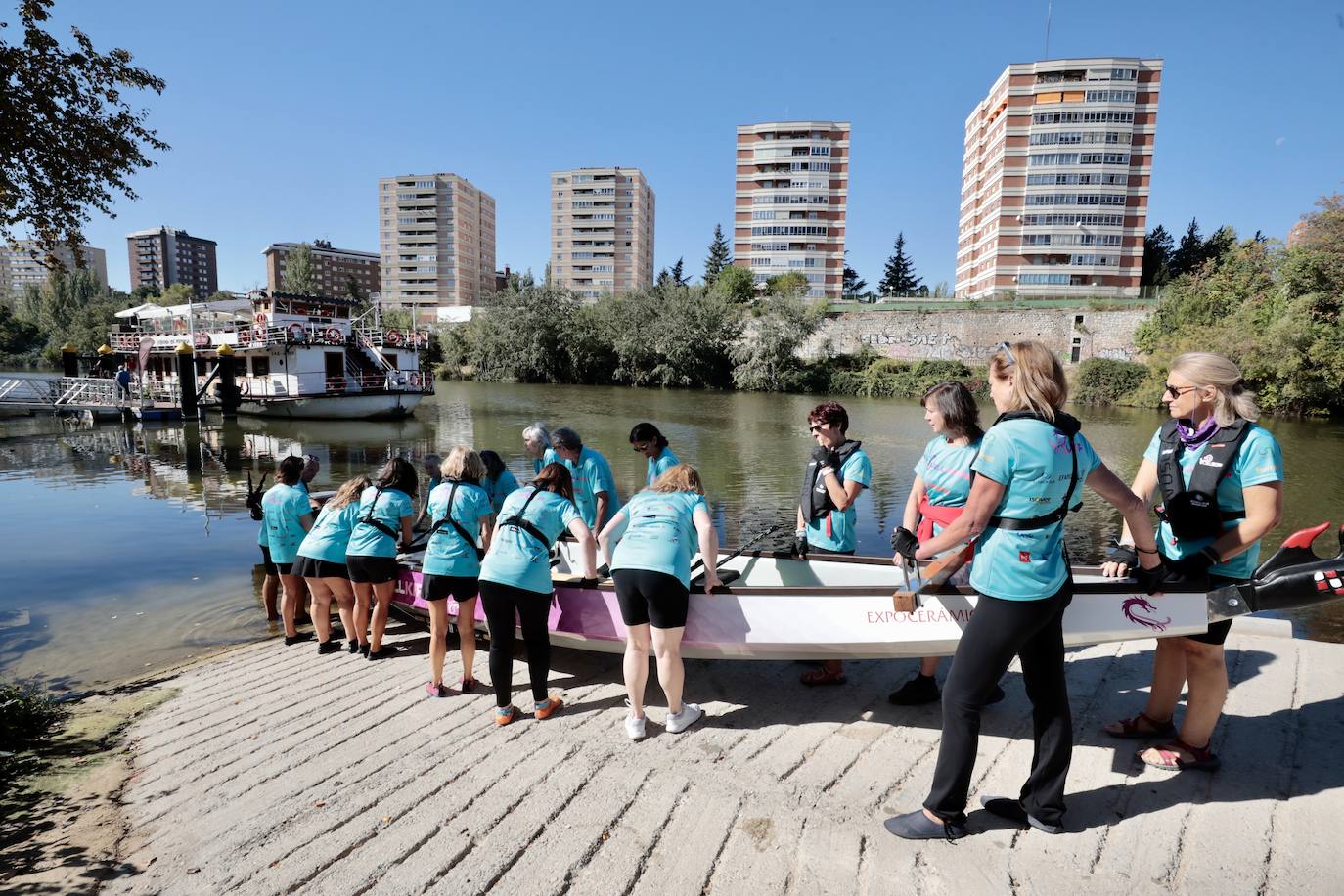 Fotos: El barco de las Valkirias ya surca las aguas del Pisuerga