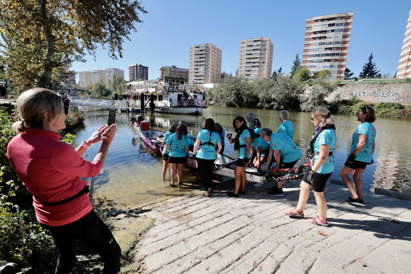 Fotos: El barco de las Valkirias ya surca las aguas del Pisuerga