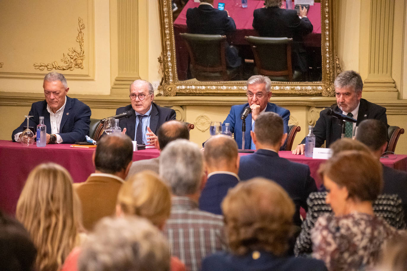 Fotos: El Casino de Palencia recibe al excoronel jefe de la UCO Manuel Sánchez Corbí