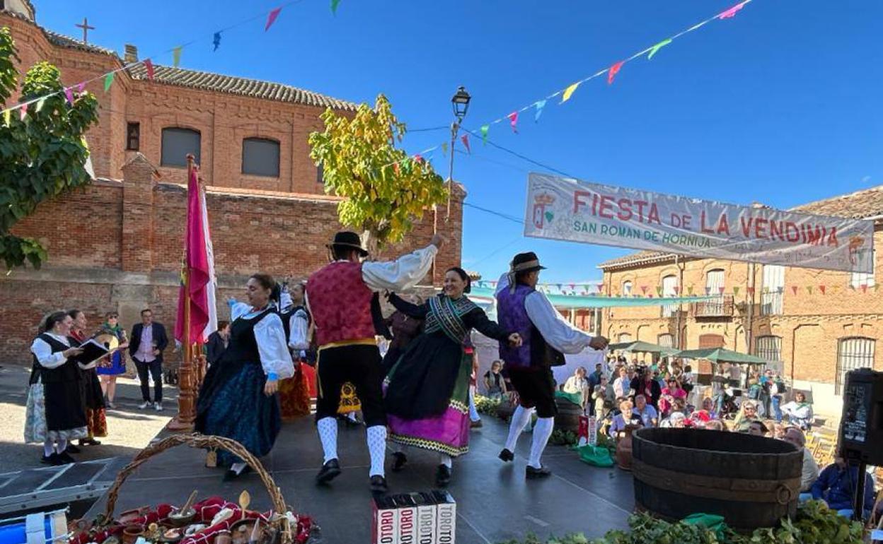 Una recreación histórica anima la fiesta de la Vendimia en San Román de Hornija