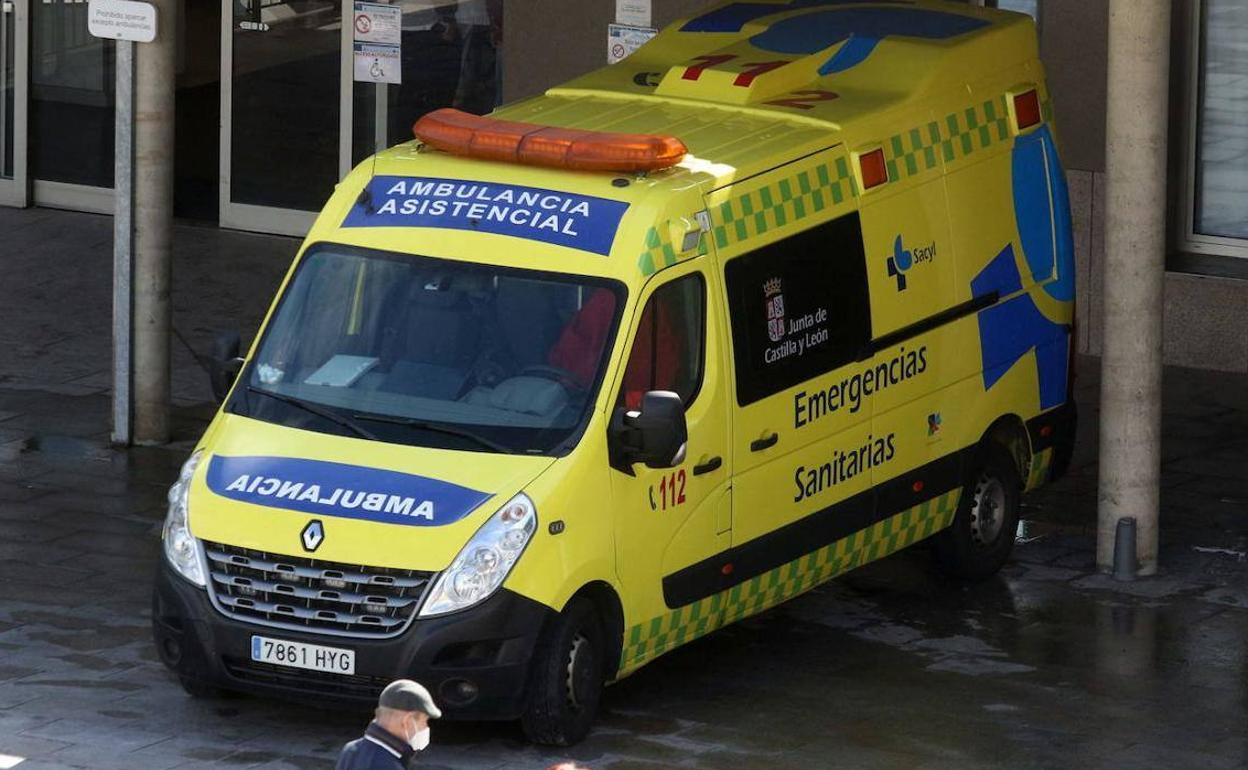 Una ambulancia de la Junta de Castilla y León.