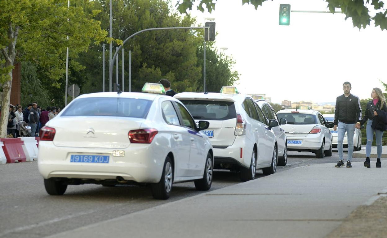 Taxis en una parada de Valladolid.