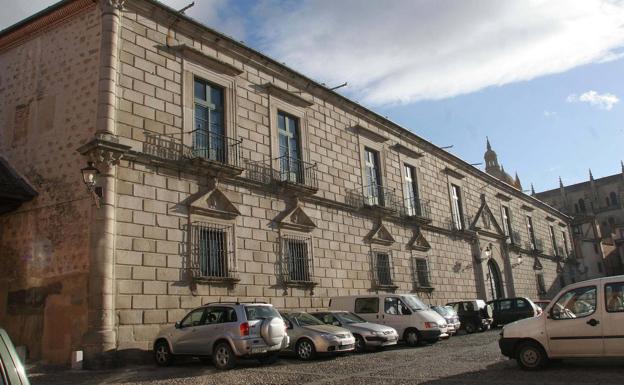 El Cabildo incluye en la visita a la Catedral el Palacio Episcopal, que ya gestiona