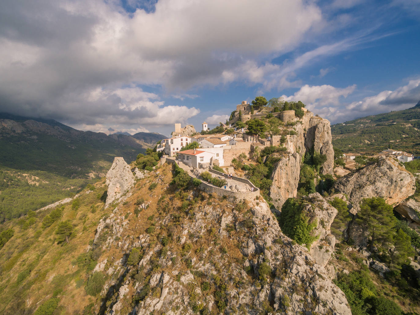 7. El Castell de Guadalest (Alicante)