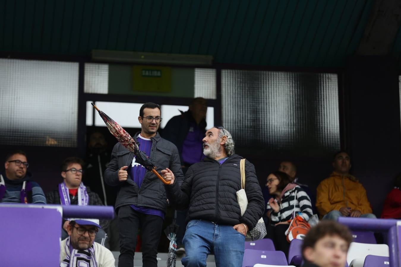 Fotos: Búscate en las fotos de la grada del Real Valladolid-Celta de Vigo (1/4)