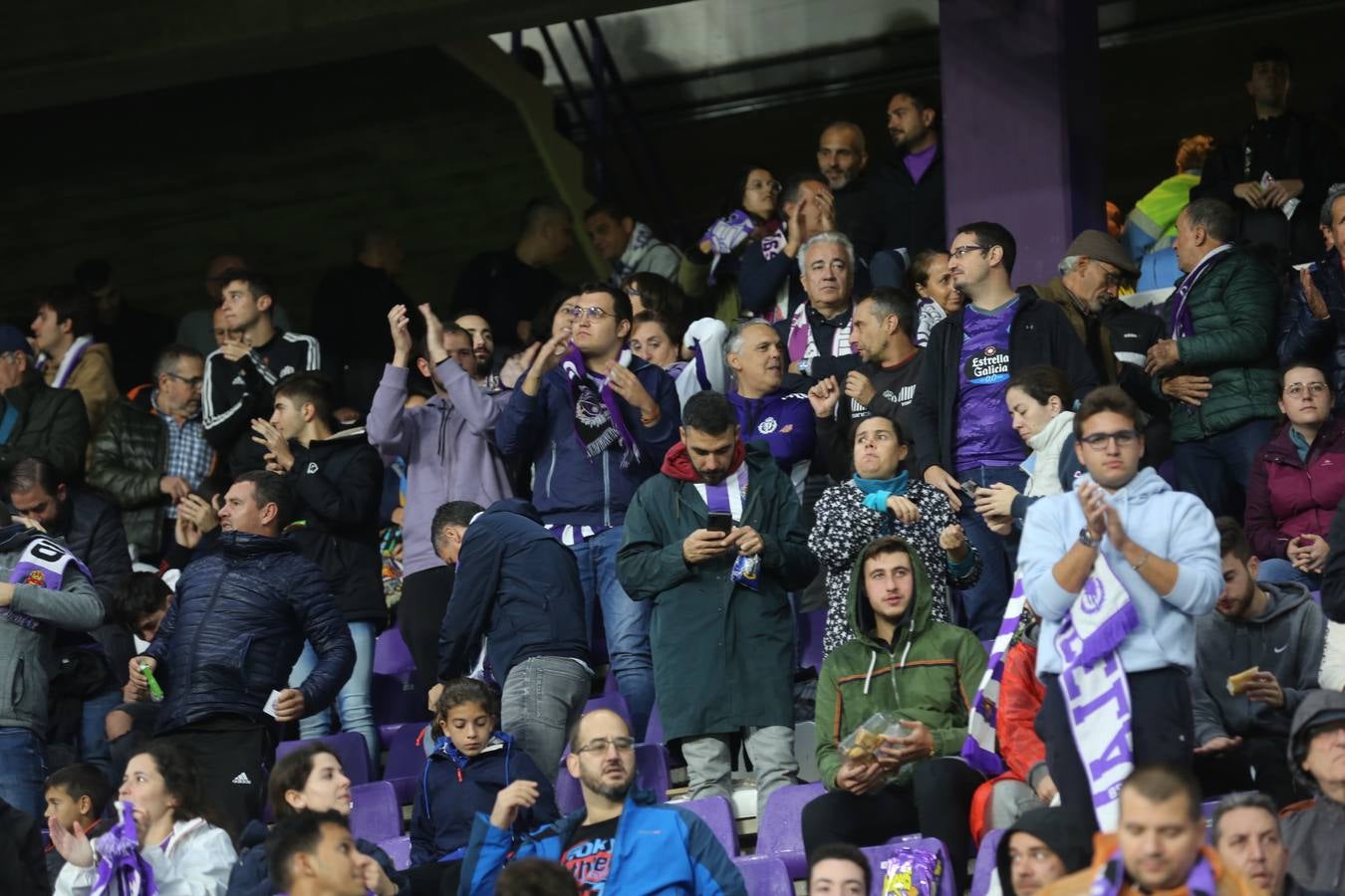 Fotos: Búscate en las fotos de la grada del Real Valladolid-Celta de Vigo (1/4)