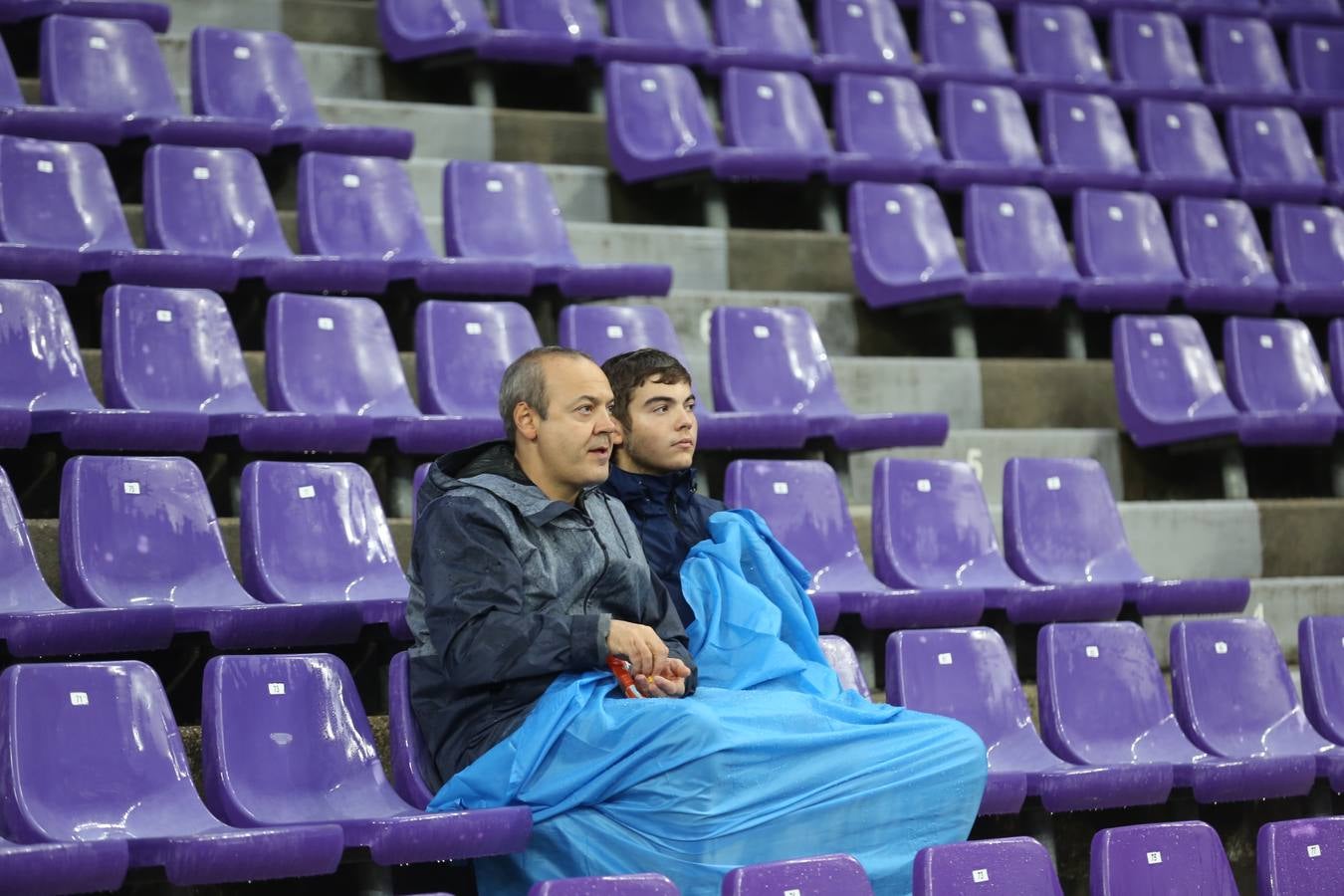 Fotos: Búscate en las fotos de la grada del Real Valladolid-Celta de Vigo (1/4)