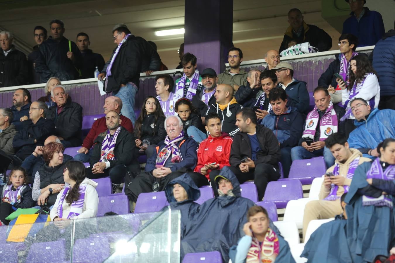 Fotos: Búscate en las fotos de la grada del Real Valladolid-Celta de Vigo (3/4)