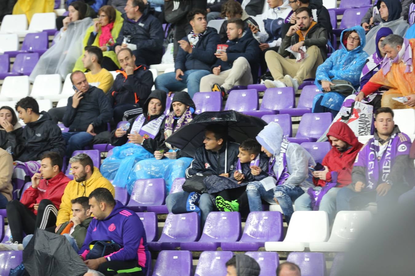 Fotos: Búscate en las fotos de la grada del Real Valladolid-Celta de Vigo (4/4)