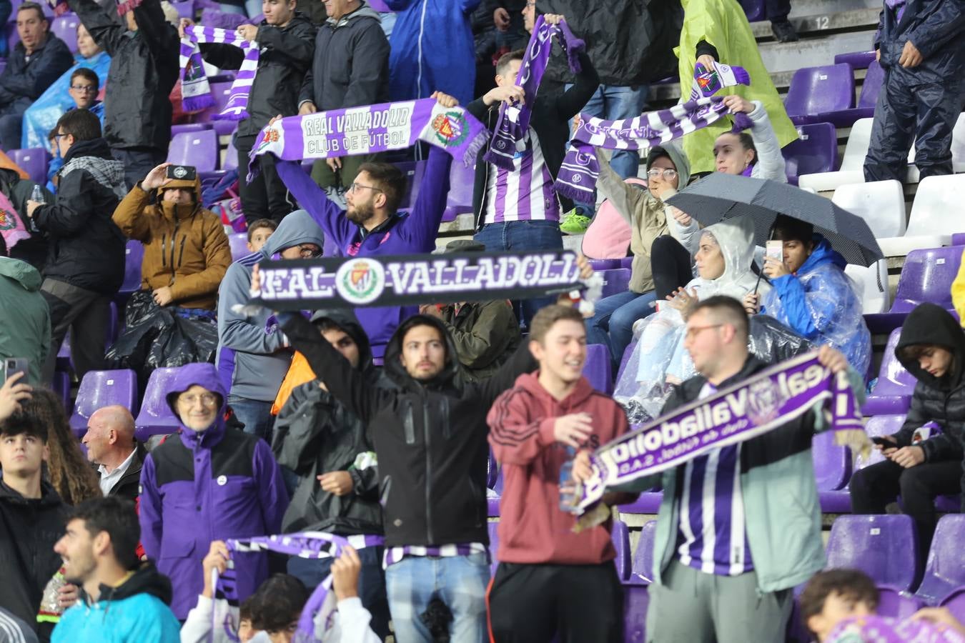 Fotos: Búscate en las fotos de la grada del Real Valladolid-Celta de Vigo (4/4)