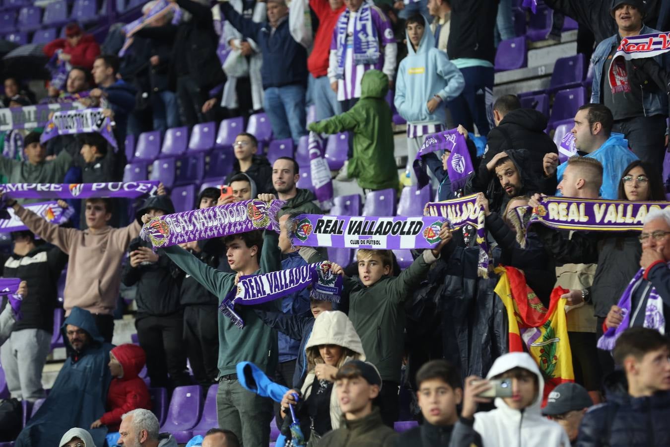 Fotos: Búscate en las fotos de la grada del Real Valladolid-Celta de Vigo (4/4)